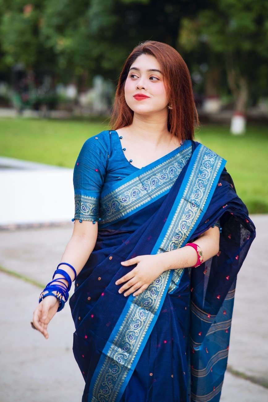 বাহারি দেশীয় মাসলাই সফট কটন সুতি শাড়ি - সুতার কাজের অনন্য সৌন্দর্য! (কোড: 605)