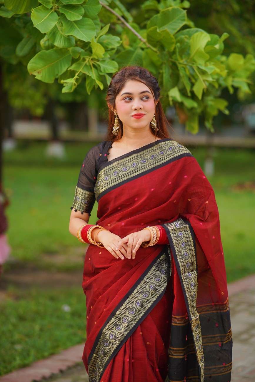 বাহারি দেশীয় সফট কটন সুতি শাড়ি - সুতার কাজের অনন্য সৌন্দর্য! (কোড: 606)