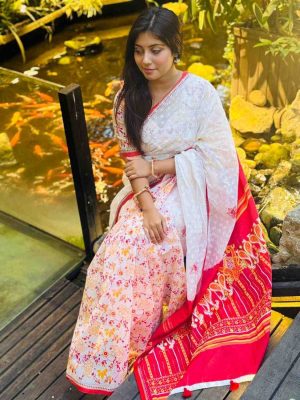 প্রিমিয়াম বুটিক শাড়ি, এম্বয়ডারী এবং সুতার কাজ করা সাথে রানিং ব্লাউস পিস থাকবে (Code PBS208)