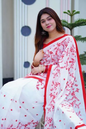 প্রিমিয়াম এম্বয়ডারী এবং সুতার কাজ করা শাড়ি সাথে রানিং ব্লাউস পিস থাকবে (Code PBS210)