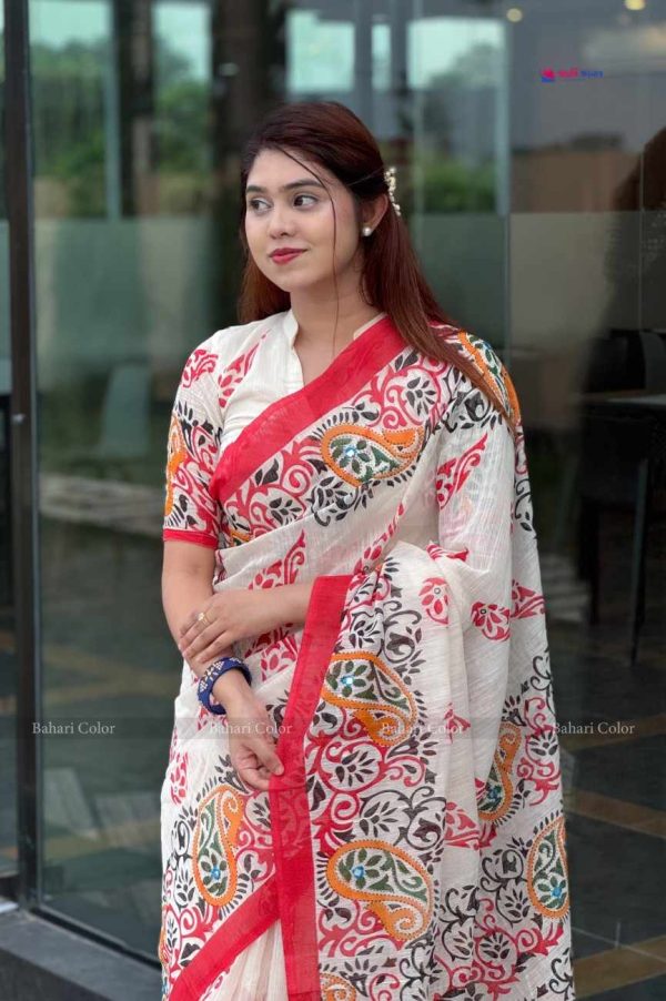 প্রিমিয়াম বুটিক শাড়ি, এম্বয়ডারী এবং সুতার কাজ করা সাথে রানিং ব্লাউস পিস থাকবে (Code PBS218)