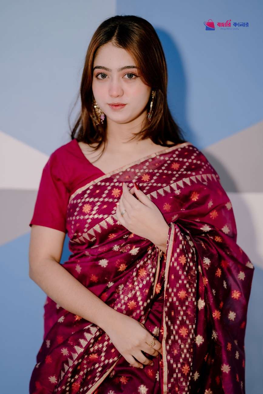 বাহারি কালার এলিগেন্ট জামদানি শাড়ি — নান্দনিক ও ক্লাসিক ডিজাইন (কোড 05)