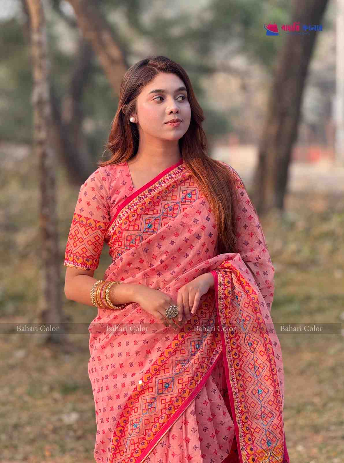 প্রিমিয়াম বুটিক শাড়ি, এম্বয়ডারী এবং সুতার কাজ করা সাথে রানিং ব্লাউস পিস থাকবে (Code PBS243)