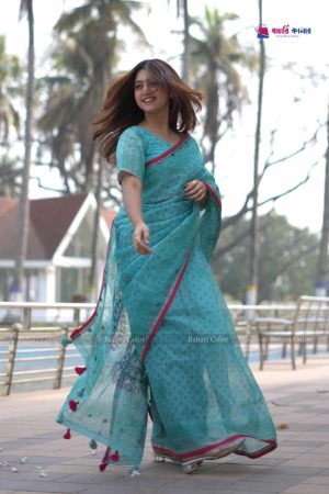 প্রিমিয়াম বুটিক শাড়ি, এম্বয়ডারী এবং সুতার কাজ করা সাথে রানিং ব্লাউস পিস থাকবে (Code PBS239)