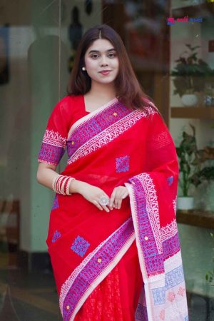 প্রিমিয়াম বুটিক শাড়ি, এম্বয়ডারী এবং সুতার কাজ করা সাথে রানিং ব্লাউস পিস থাকবে (Code PBS246)